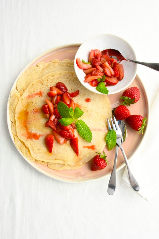 Pfannkuchen mit Erdbeerkompott