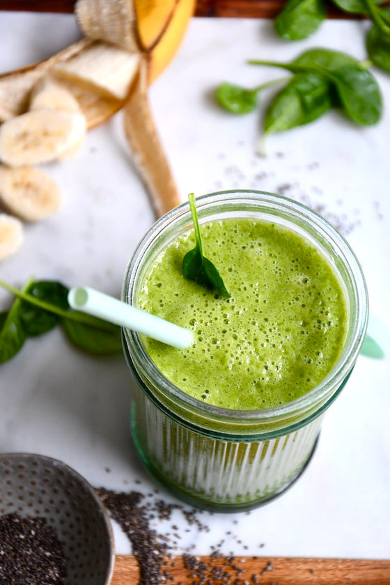 Grüner Smoothie mit Karotte & Spinat