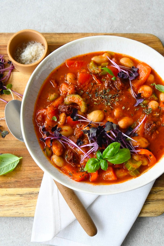 Mediterrane Sommer-Bohnensuppe