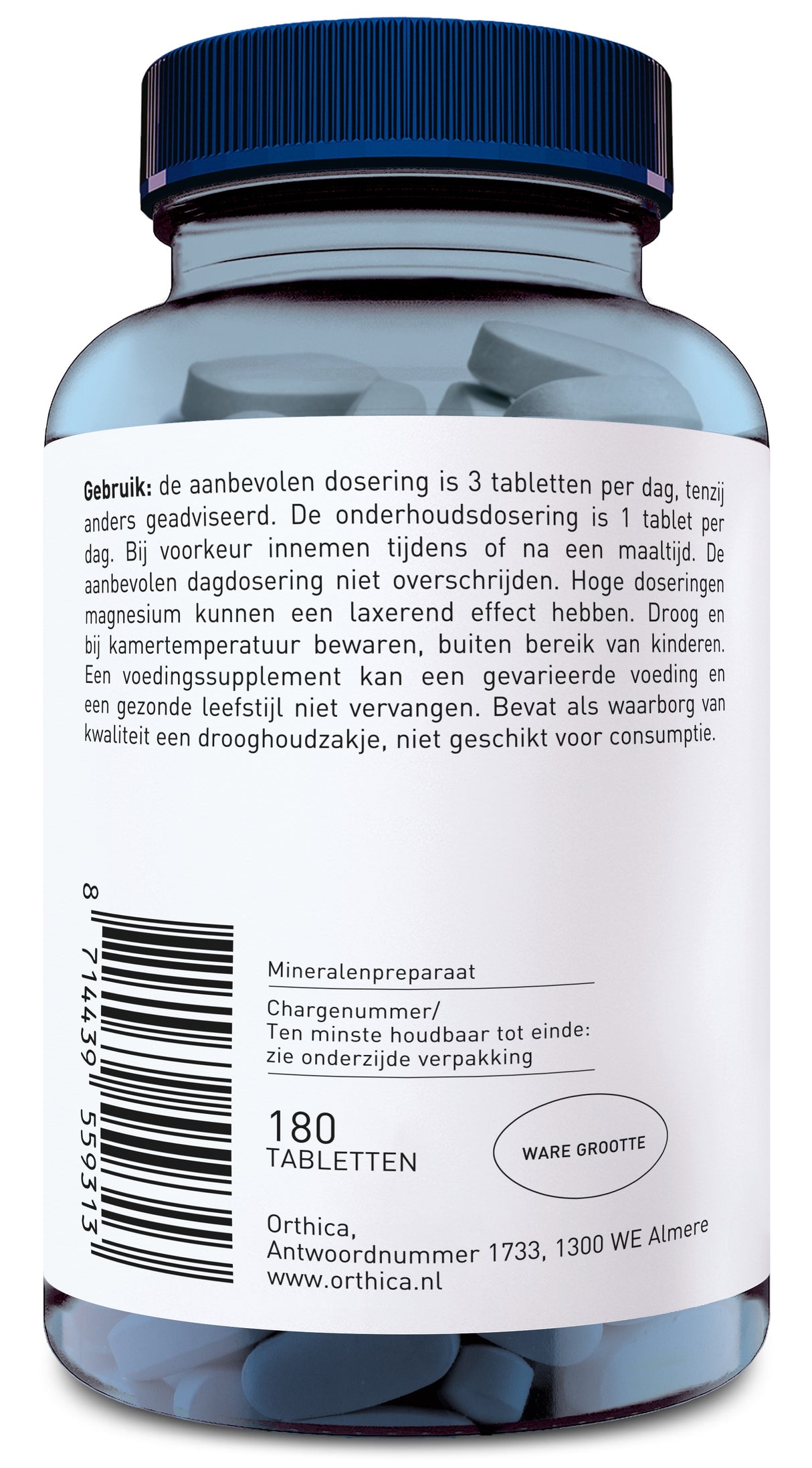 Eine Flasche mit einem blauen Deckel, die 180 Tabletten eines Mineralpräparats enthält. Auf dem Etikett steht eine Dosierungsanleitung in niederländischer Sprache. Die Flasche hat einen Barcode und die Adresse des Herstellers, Orthica, in Almere, Niederlande.