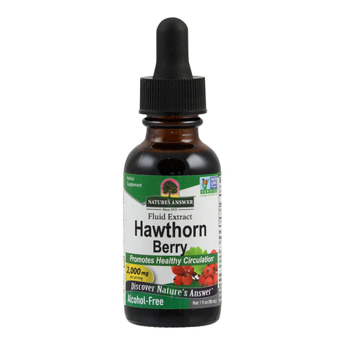 Eine braune Glasflasche mit schwarzem Tropfaufsatz, beschriftet mit 'Nature's Answer Hawthorn Berry Fluid Extract'. Die Etikettenfarbe ist grün und weiß, mit roten Beeren abgebildet. Text auf dem Etikett weist auf alkoholfreies Produkt und gesundheitsfördernde Eigenschaften hin.