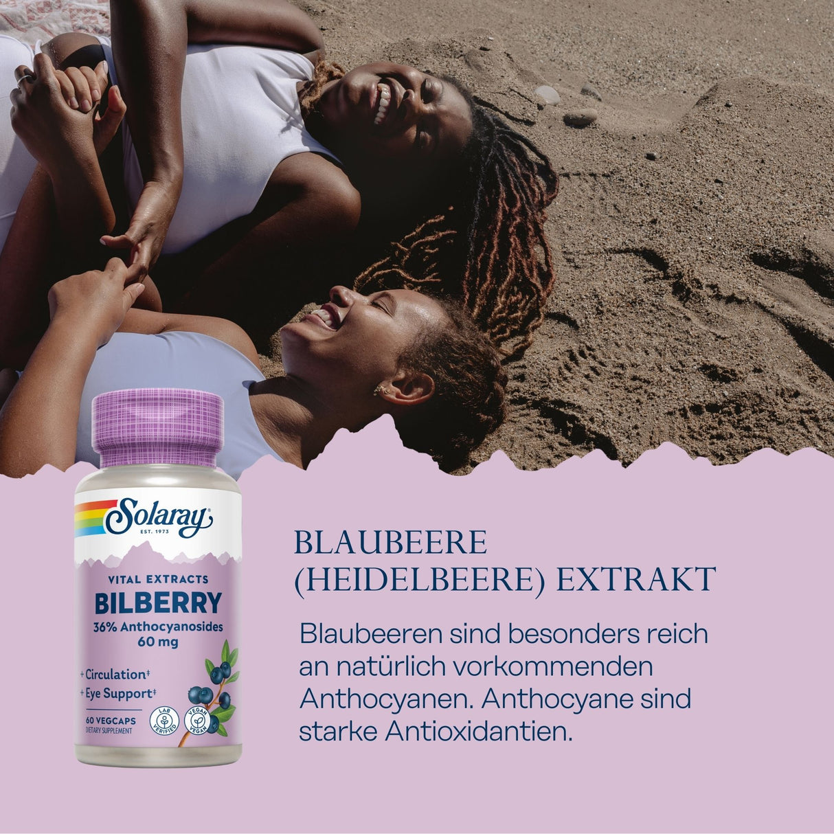 Zwei lachende Personen am Strand, Solaray Bilberry Extrakt Werbung mit Text über die Vorteile von Anthocyanen in Blaubeeren als Antioxidantien.