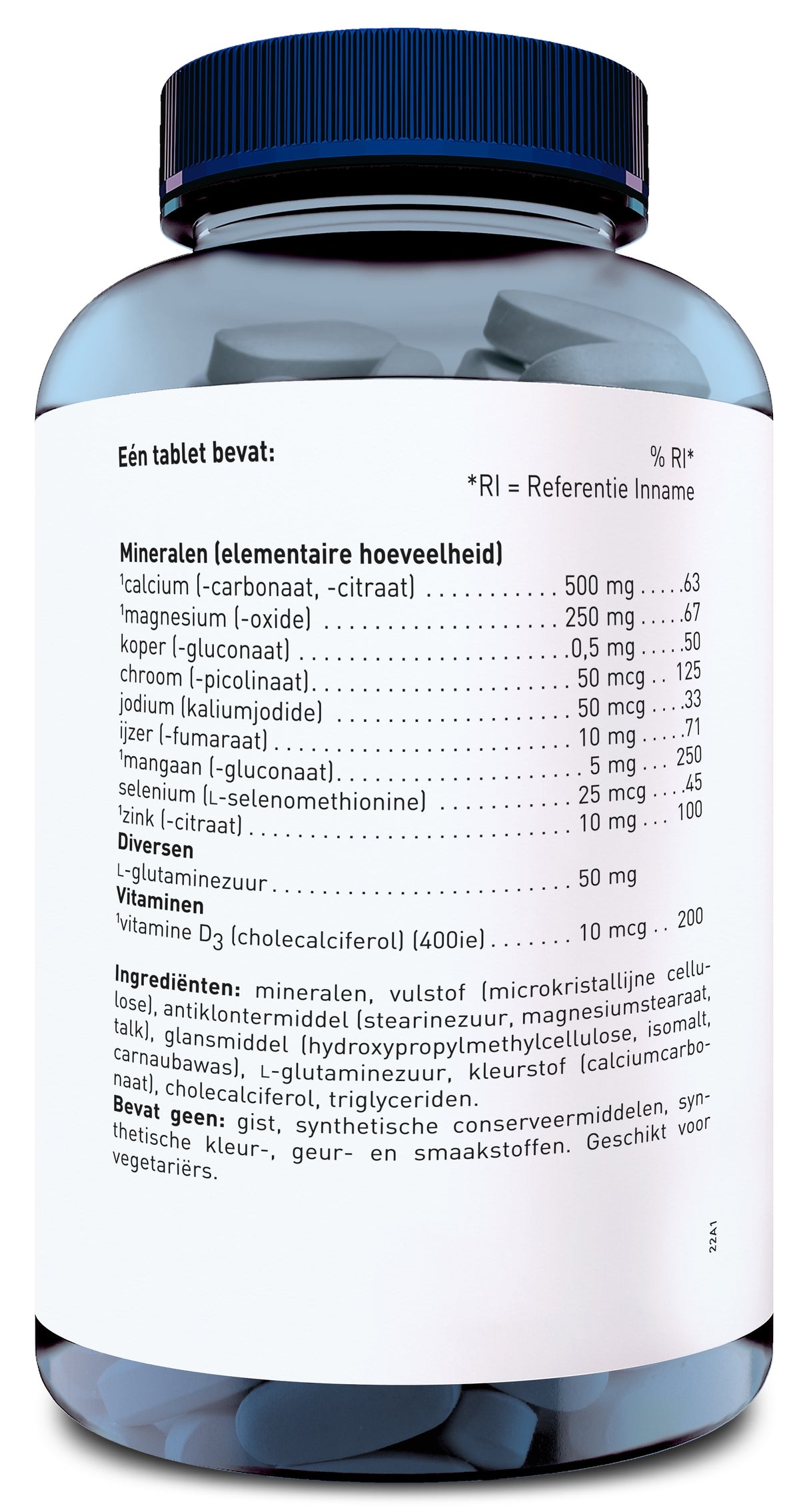Eine durchsichtige Plastikflasche mit blauem Deckel, gefüllt mit weißen Tabletten. Das Etikett auf der Flasche zeigt die Inhaltsstoffe und Nährwerte der Tabletten. Die Flasche ist teilweise gefüllt und die Schrift ist in niederländischer Sprache verfasst.