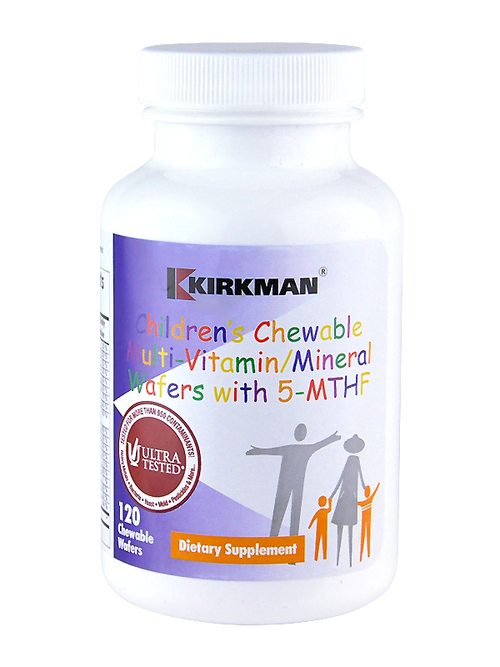 Eine weiße Plastikflasche mit einem Etikett, das bunte Schriftzüge und Grafiken zeigt. Auf dem Etikett steht 'Kirkman Children's Chewable Multi-Vitamin/Mineral Wafers with 5-MTHF'. Es sind stilisierte Figuren einer Familie abgebildet. Die Flasche enthält 120 kaubare Tabletten und ist als Nahrungsergänzungsmittel gekennzeichnet.