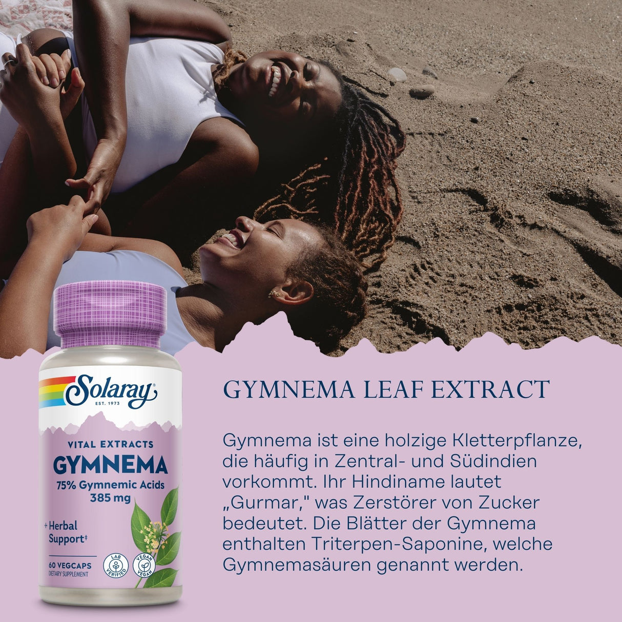 Zwei lachende Frauen am Strand mit einem Gymnema-Produkt im Vordergrund. Text erklärt die Pflanze Gymnema und ihre Eigenschaften.