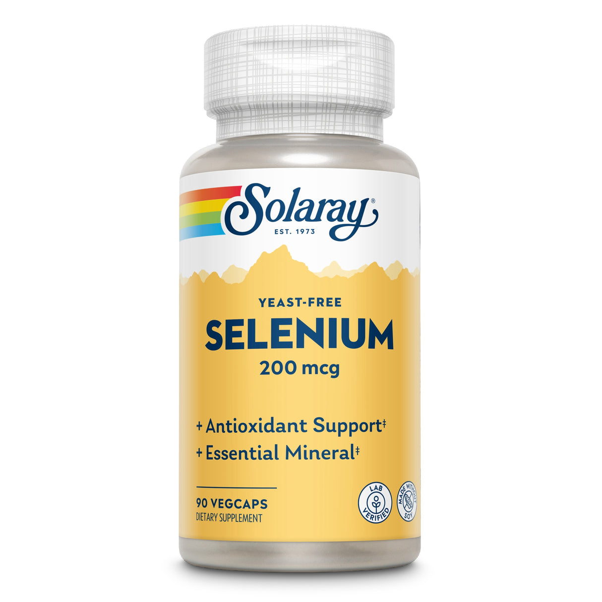 Eine weiße Kunststoffflasche mit einem Schraubverschluss. Auf dem Etikett steht „Solaray Selenium 200 mcg“ in großen Buchstaben. Darunter befinden sich die Wörter „Yeast-Free“, „Antioxidant Support“, „Essential Mineral“ und „90 VegCaps“. Das Etikett ist überwiegend gelb mit einem weißen oberen Bereich, auf dem das Solaray-Logo mit einem Regenbogenstreifen abgebildet ist. Am unteren Rand des Etiketts sind Symbole für „Lab Verified“ und „Soy Free“ zu sehen.