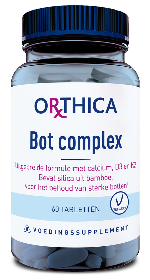 Eine Flasche mit der Aufschrift 'Orthica Bot complex', die 60 Tabletten eines Nahrungsergänzungsmittels enthält. Die Flasche ist blau mit einem weißen Etikett, auf dem Informationen über die Inhaltsstoffe wie Calcium, D3 und K2 stehen. Die Tabletten sind für die Erhaltung starker Knochen gedacht und enthalten Bambussilica. Die Verpackung ist vegetarisch gekennzeichnet.
