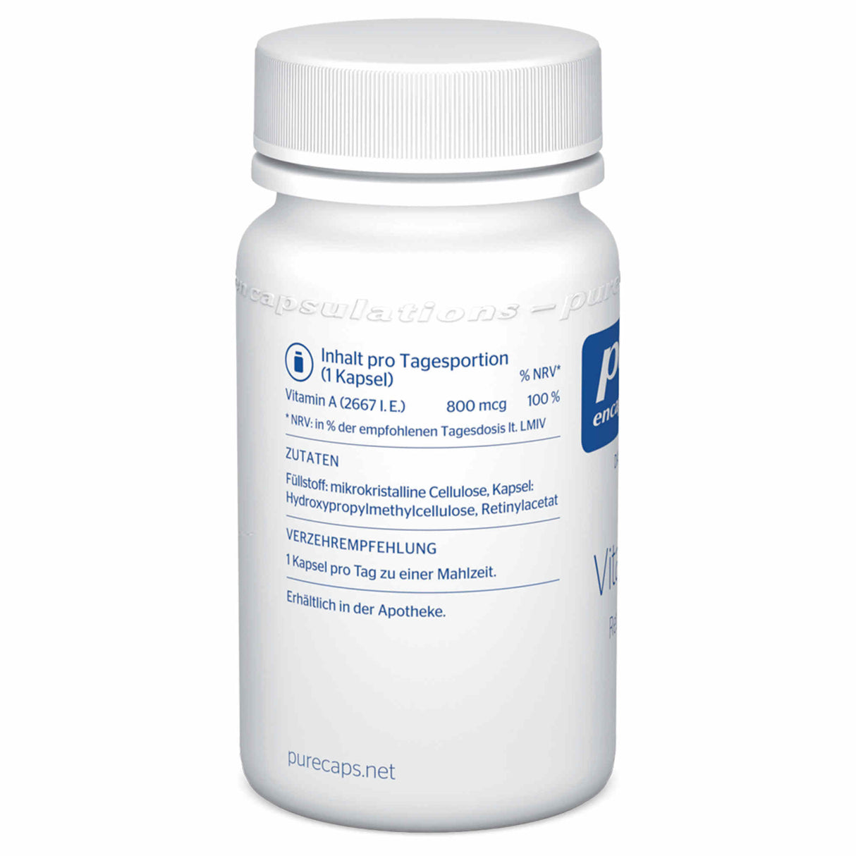 Ein weißes Plastikfläschchen mit einem Etikett, das Informationen zu einer Nahrungsergänzung mit Vitamin A zeigt. Die Vorderseite des Etiketts enthält Details zur Tagesportion, den Zutaten und der Verzehrempfehlung. Der Markenname ist teilweise sichtbar.