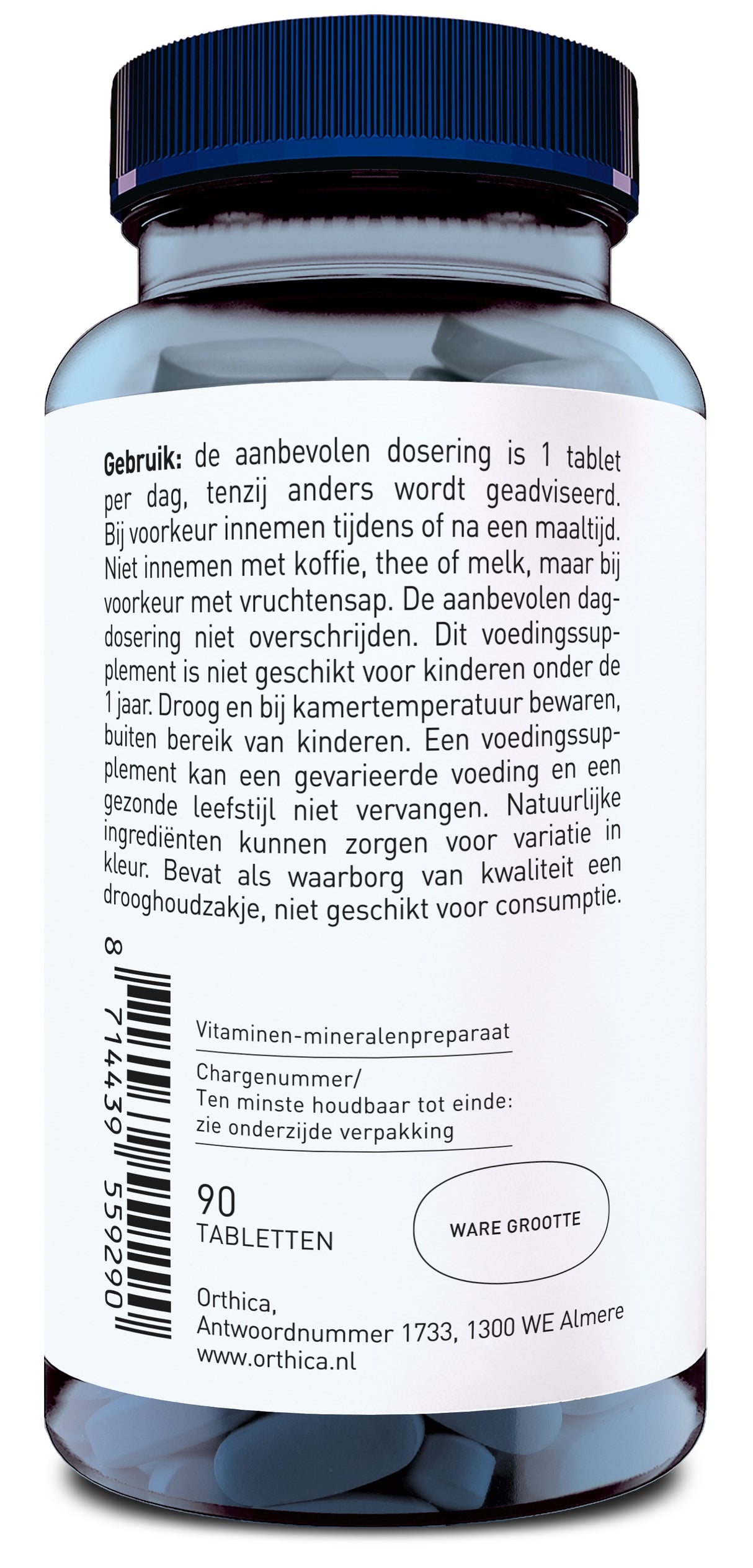 Das Bild zeigt eine blaue Flasche mit einem weißen Etikett. Auf dem Etikett steht ein Text auf Niederländisch, der Anweisungen zur Einnahme eines Nahrungsergänzungsmittels gibt. Die Flasche enthält 90 Tabletten und stammt von der Marke Orthica mit Sitz in Almere, Niederlande. Es gibt einen Barcode und Informationen zur Haltbarkeit.