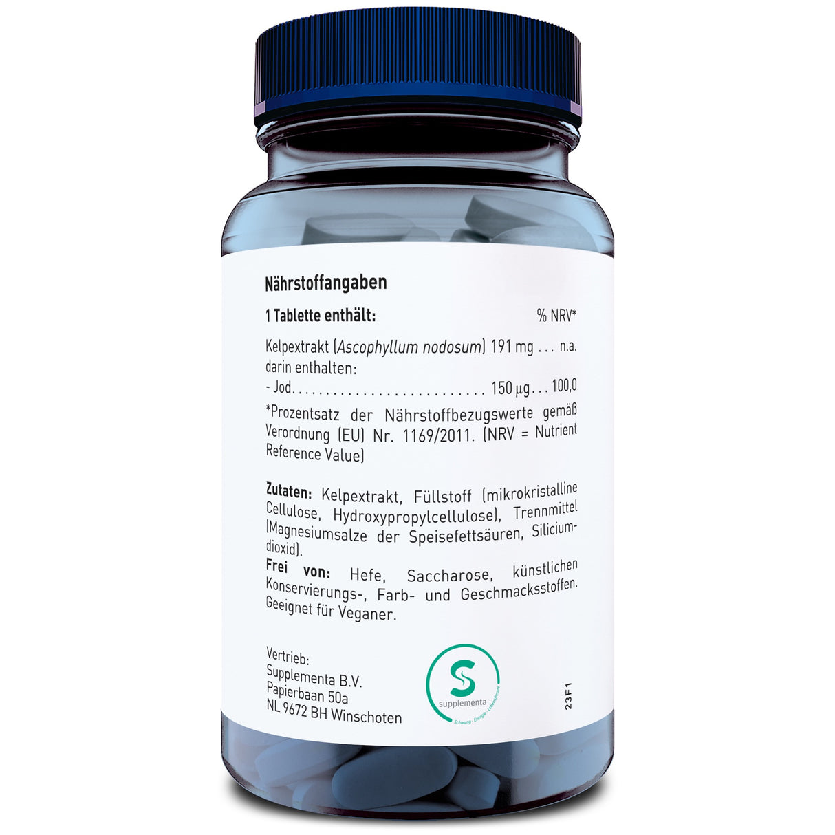 Ein Glasbehälter mit blauer Verschlusskappe enthält Nahrungsergänzungstabletten. Auf dem Etikett sind Nährstoffangaben und Zutaten aufgedruckt. Enthalten sind Kelpextrakt und Jod. Das Produkt ist vegan und frei von Hefe, Saccharose und künstlichen Konservierungsstoffen. Der Vertrieb erfolgt durch Supplementa B.V. in Winschoten, Niederlande.