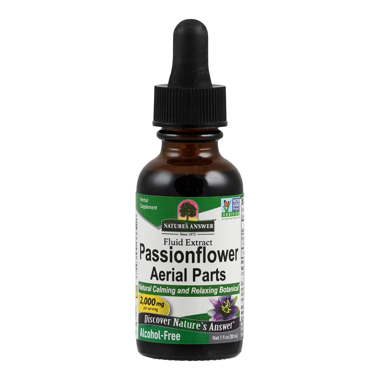 Das Bild zeigt eine braune Glasflasche mit einem schwarzen Tropfverschluss. Auf dem Etikett steht "Nature's Answer Passionflower Aerial Parts Fluid Extract". Es ist ein pflanzliches Nahrungsergänzungsmittel, alkoholfrei, mit 2000 mg pro Portion.