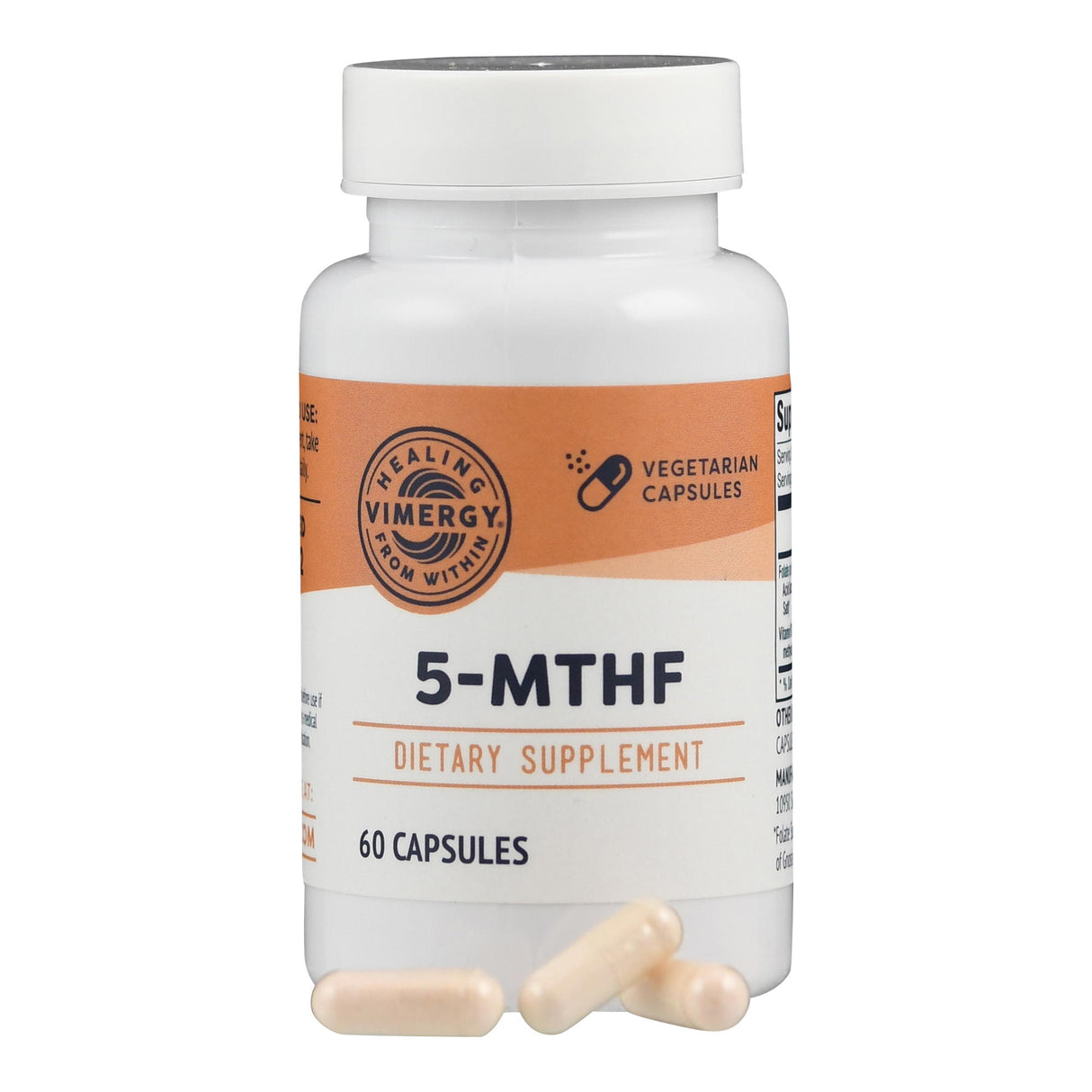 Eine weiße Plastikflasche mit orangefarbenem Etikett, auf dem '5-MTHF Dietary Supplement' steht. Enthält 60 vegetarische Kapseln von Vimergy.