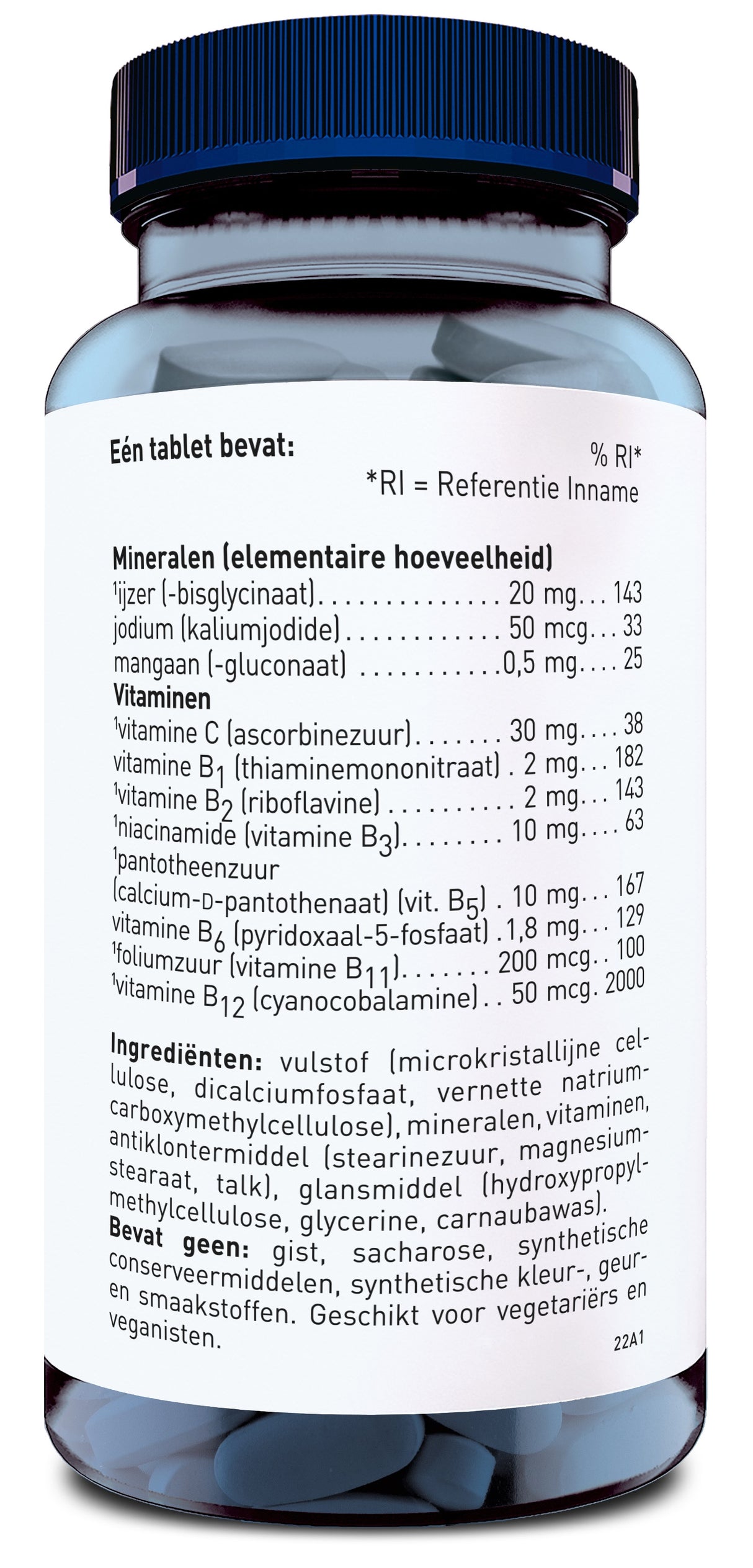Ein Glasbehälter mit blauem Deckel, der Nahrungsergänzungsmittel in Tablettenform enthält. Auf dem Etikett sind Inhaltsstoffe und Nährwerte in niederländischer Sprache aufgelistet. Die Tabelle zeigt Vitamine und Mineralien mit ihren Mengen und Referenzwerten. Der Behälter ist transparent, sodass die weißen Tabletten im Inneren sichtbar sind. Das Produkt ist für Vegetarier und Veganer geeignet und enthält keine künstlichen Zusatzstoffe.
