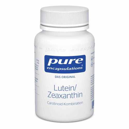 Eine weiße Plastikflasche mit blauem Etikett auf weißem Hintergrund. Auf dem Etikett steht 'pure encapsulations DAS ORIGINAL Lutein/Zeaxanthin Carotinoid-Kombination'. Die Flasche ist für Nahrungsergänzungsmittel.
