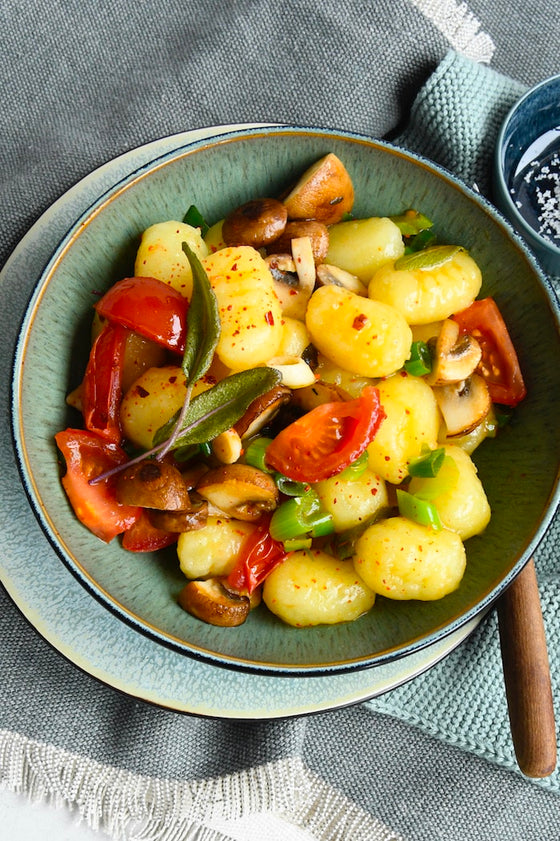 Gnocchi mit Pilzen, Tomaten & Salbei