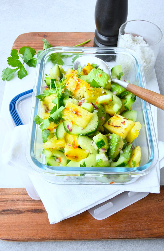 Asiatischer Gurkensalat mit gegrillter Ananas