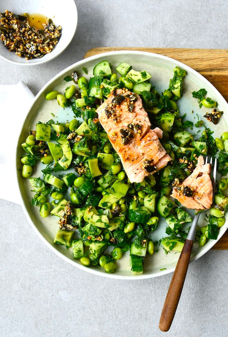 Lachs-Edamame-Salat