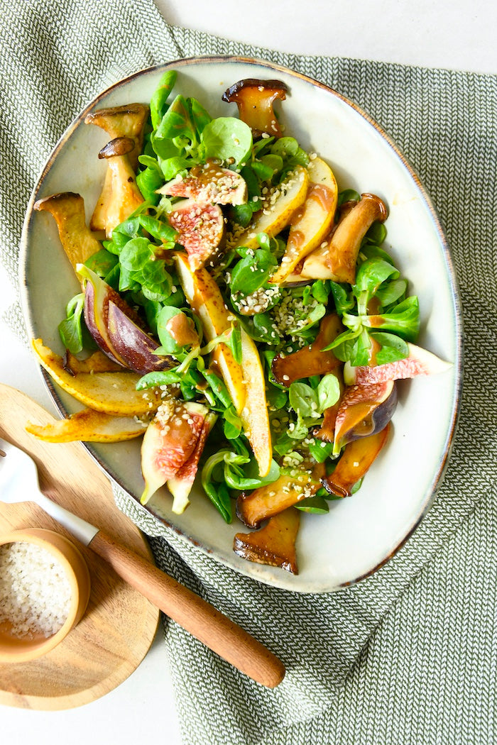 Herbstsalat mit karamellisierten Birnen, Feigen & Pilzen