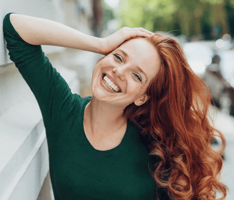 gesunde-haare-frau-stadtspaziergang_titelbild-2605
