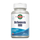 Das Bild zeigt eine weiße Plastikflasche mit einem Schraubverschluss. Auf dem Etikett steht 'KAL Bioflavonoids 1000 Tri-Flavonoid Complex'. Die Flasche enthält 100 Tabletten und ist für den täglichen Gebrauch vorgesehen. Das Etikett ist in Blau und Weiß gehalten und zeigt das KAL-Logo mit der Aufschrift 'Since 1932'.