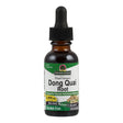 Eine Flasche mit Tropfverschluss, die ein flüssiges Extrakt der Dong Quai Wurzel enthält. Das Etikett zeigt den Markennamen 'Nature's Answer' und betont die Unterstützung des weiblichen Hormonhaushalts. Die Flasche ist braun und das Etikett ist grün-weiß mit Text in Schwarz und Gelb.