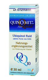 Die Abbildung zeigt eine Verpackung des Nahrungsergänzungsmittels 'QUINOMIT Ubiquinol fluid' von Dr. Enzmann. Die Box ist überwiegend in Weiß und Blau gehalten und enthält Text, der die aktive Form von Q10 und die Förderung der Vitalität hervorhebt. Auf der Vorderseite sind das Logo und die Menge von 30 ml angegeben.