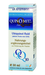 Die Abbildung zeigt eine Verpackung des Nahrungsergänzungsmittels 'QUINOMIT Ubiquinol fluid' von Dr. Enzmann. Die Box ist überwiegend in Weiß und Blau gehalten und enthält Text, der die aktive Form von Q10 und die Förderung der Vitalität hervorhebt. Auf der Vorderseite sind das Logo und die Menge von 30 ml angegeben.