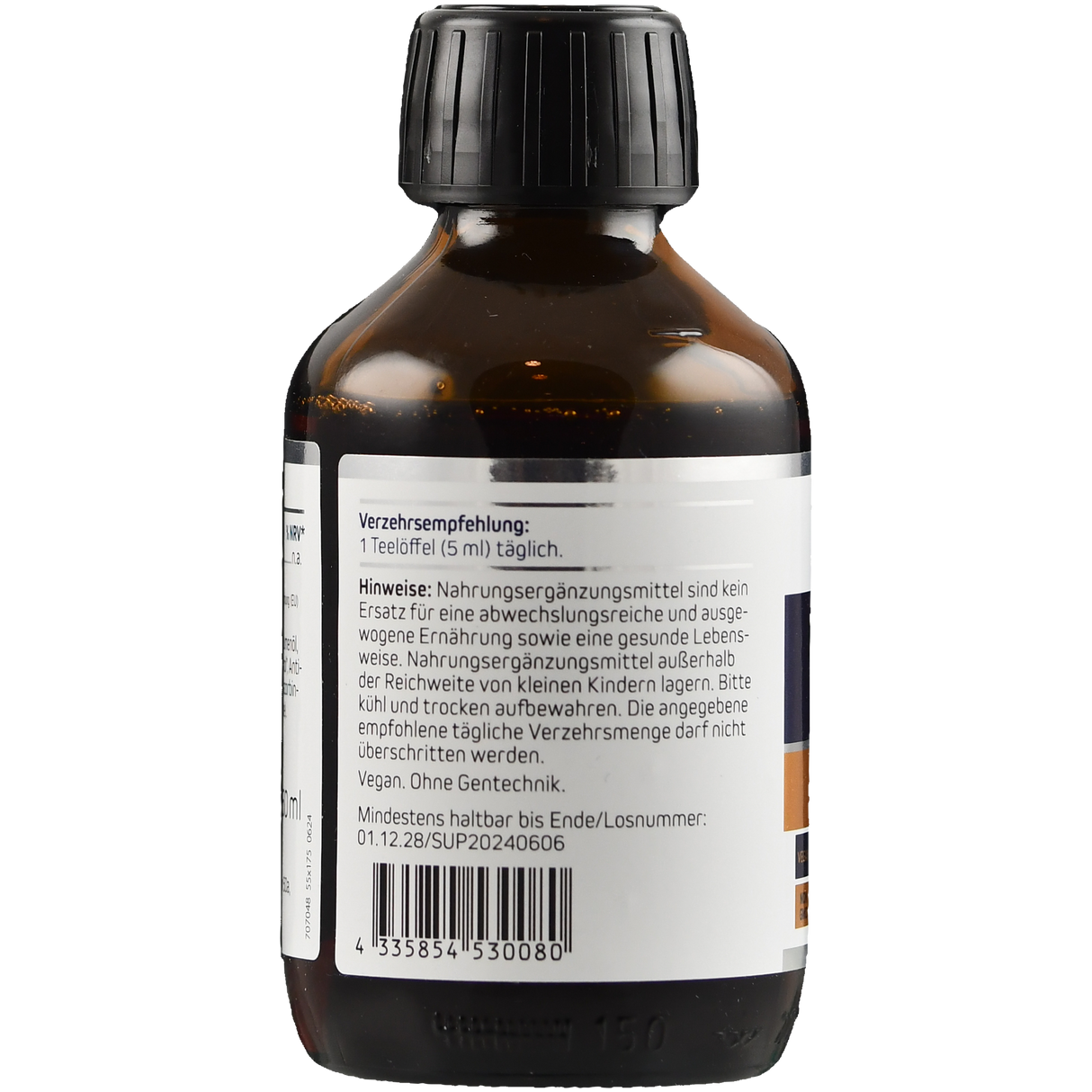 Das Bild zeigt eine braune Glasflasche mit einem schwarzen Schraubverschluss. Auf der Flasche befindet sich ein Etikett mit Verzehrempfehlung und Hinweisen zu einem Nahrungsergänzungsmittel. Der Text ist auf Deutsch und beschreibt, dass das Produkt täglich in einer Menge von einem Teelöffel (5 ml) konsumiert werden soll. Es wird darauf hingewiesen, dass Nahrungsergänzungsmittel keinen Ersatz für eine ausgewogene Ernährung darstellen und außerhalb der Reichweite von Kindern gelagert werden sollten. Das Produ