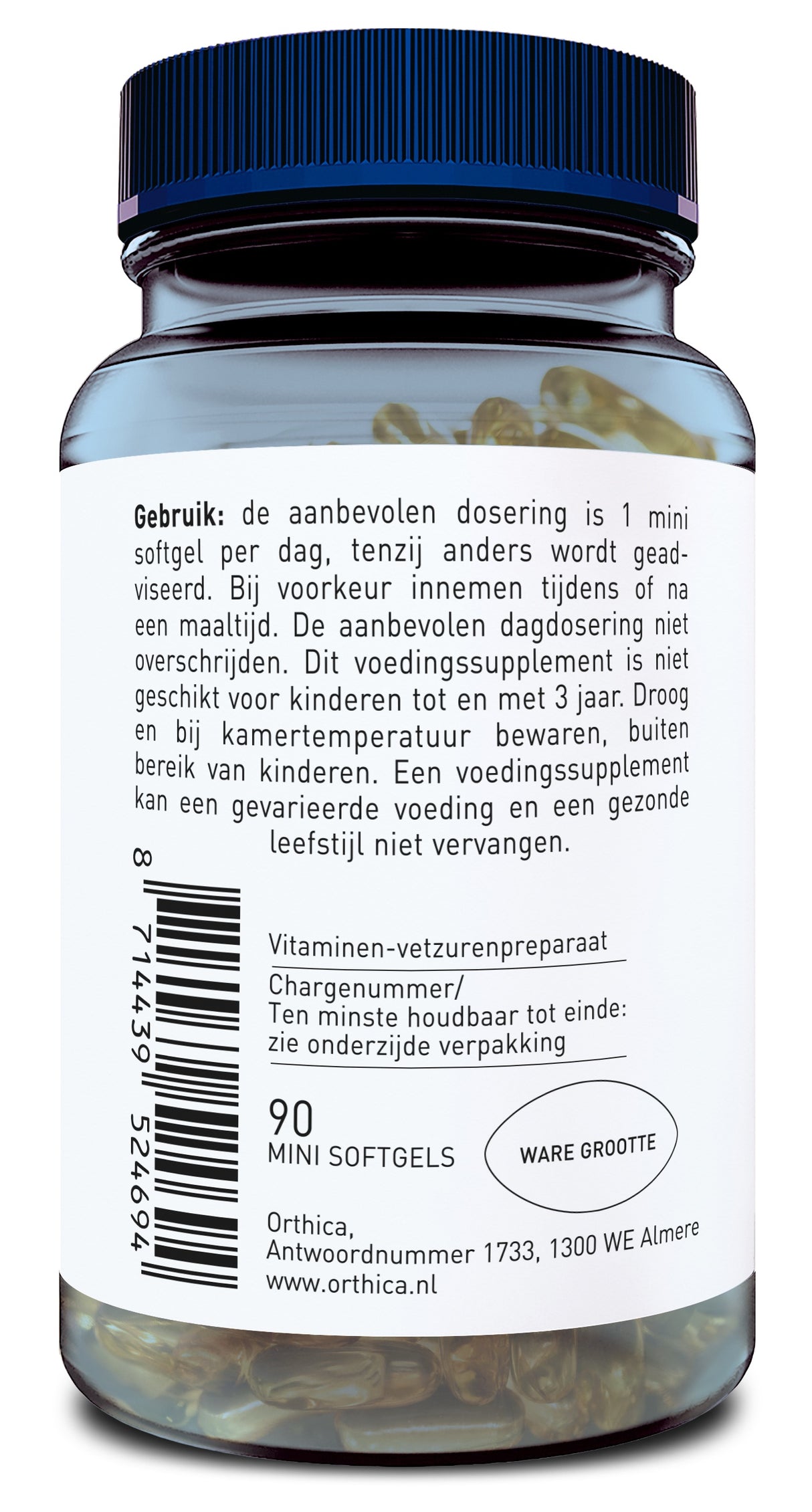 Eine Flasche mit blauen Deckel, die mit 90 Mini-Softgels eines Vitamin-Fettsäurepräparats von Orthica gefüllt ist. Auf dem Etikett sind Anweisungen zur Einnahme und Lagerung in niederländischer Sprache zu lesen. Die Flasche hat einen Barcode und die Adresse des Herstellers in Almere, Niederlande.