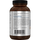 Eine weiße Plastikflasche mit dem Etikett 'Zink Aktiv 15' von American Biologics. Die Flasche enthält Nahrungsergänzungsmittel mit Zink. Auf dem Etikett sind Informationen über die Inhaltsstoffe und Hinweise wie 'Vegan' und 'Non GMO' abgebildet. Vor der Flasche liegen mehrere weiße Kapseln.