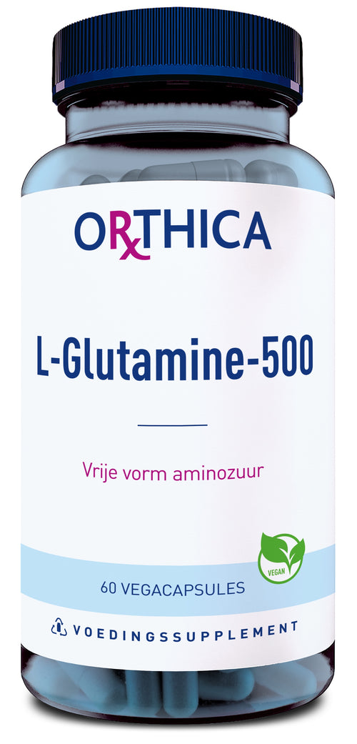 Die Abbildung zeigt eine Flasche des Nahrungsergänzungsmittels „Orthica L-Glutamine-500“. Die Flasche ist blau mit einem weißen Etikett, auf dem der Produktname und die Angabe „60 Vegacapsules“ zu sehen sind. Das Etikett enthält auch ein grünes Logo mit der Aufschrift „Vegan“.