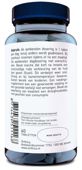 Eine Flasche mit Vitaminen und Mineralien von Orthica. Das Etikett enthält Dosierungshinweise, Warnungen und Herstellerinformationen. Die Flasche hat einen blauen Deckel und enthält 60 Tabletten. Auf dem Etikett sind auch ein Barcode und Kontaktdaten des Herstellers zu sehen.