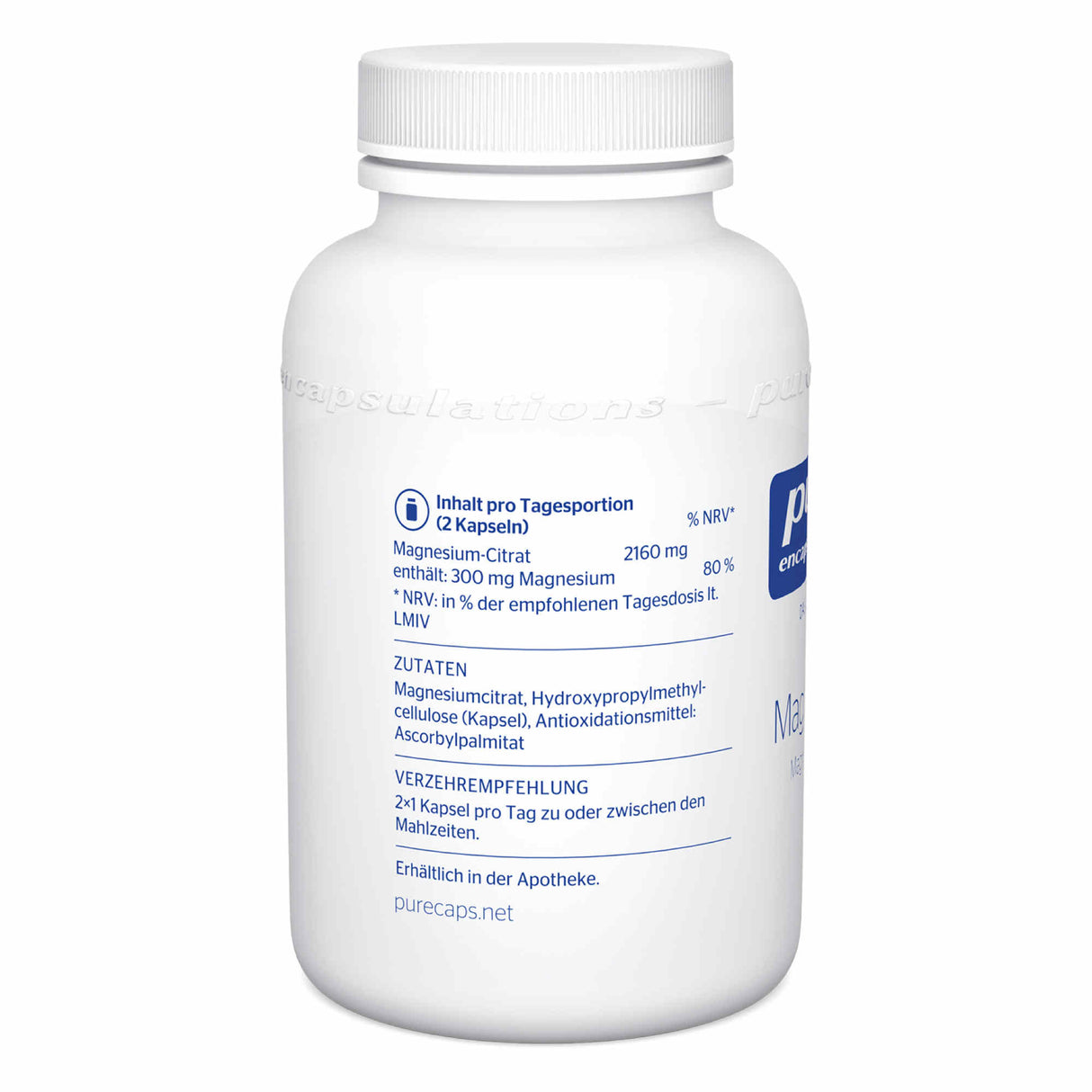 Eine weiße Plastikflasche mit einem blauen Etikett, das Informationen über Magnesium-Citrat-Kapseln enthält. Auf dem Etikett sind die Inhaltsstoffe, die empfohlene Verzehrmenge und die Website purecaps.net angegeben.