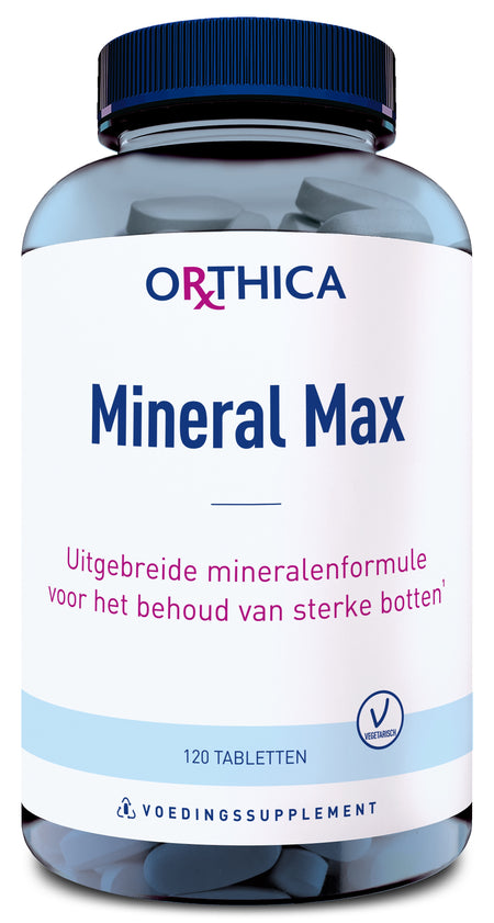 Eine große Plastikflasche mit dunkelblauem Deckel, die 120 Tabletten eines Nahrungsergänzungsmittels enthält. Auf dem Etikett steht 'Orthica Mineral Max' und 'Uitgebreide mineralenformule voor het behoud van sterke botten'. Die Flasche ist durchsichtig und zeigt die blauen Tabletten im Inneren. Das Produkt ist vegetarisch und als Nahrungsergänzungsmittel gekennzeichnet.
