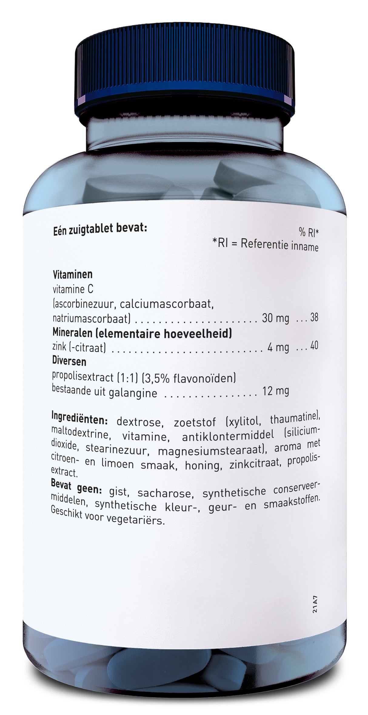 Das Bild zeigt eine Flasche mit Nahrungsergänzungsmitteln. Auf dem Etikett sind die Inhaltsstoffe aufgeführt, darunter Vitamin C, Zink und Propolisextrakt. Die Flasche hat einen blauen Deckel und ist teilweise durchsichtig, sodass man die Tabletten im Inneren sehen kann. Die Inhaltsstoffe sind in niederländischer Sprache angegeben.