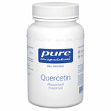 Das Bild zeigt eine weiße Flasche des Nahrungsergänzungsmittels "Pure Encapsulations Quercetin". Auf dem Etikett sind Informationen wie "Das Original", "Pflanzenstoff (Flavonoid)" und "120 Kapseln, vegan" zu sehen. Die Flasche steht vor einem weißen Hintergrund.