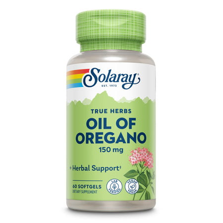 Eine grüne Plastikflasche mit der Aufschrift "Solaray True Herbs Oil of Oregano 150 mg". Die Flasche enthält 60 Softgels und ist mit einem Pflanzenmotiv verziert. Auf der Flasche sind Symbole für Laborgeprüft und Vegan abgebildet.