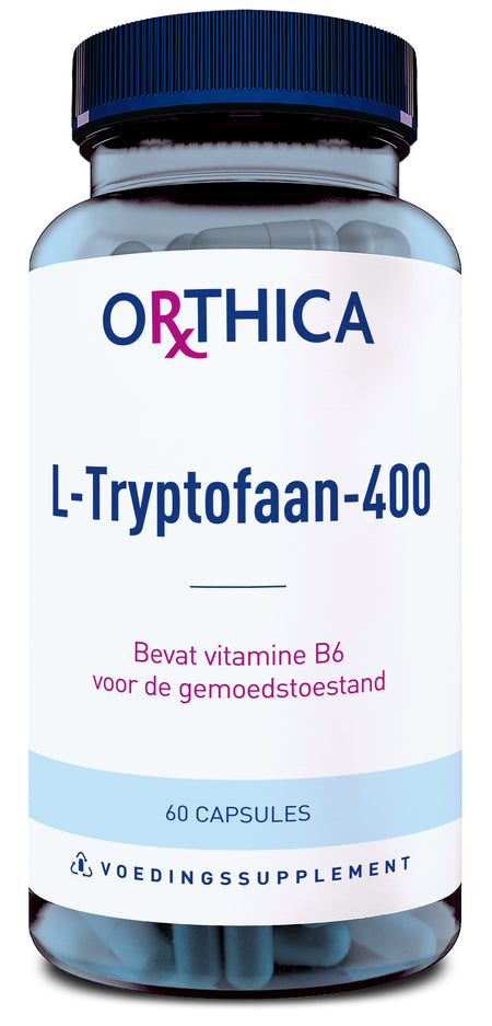 Eine Flasche mit dem Etikett 'Orthica L-Tryptofaan-400'. Die Flasche enthält 60 Kapseln. Auf dem Etikett steht, dass das Produkt Vitamin B6 für die Gemütsverfassung enthält. Die Flasche hat einen blauen Deckel.