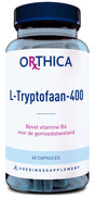 Eine Flasche mit dem Etikett 'Orthica L-Tryptofaan-400'. Die Flasche enthält 60 Kapseln. Auf dem Etikett steht, dass das Produkt Vitamin B6 für die Gemütsverfassung enthält. Die Flasche hat einen blauen Deckel.