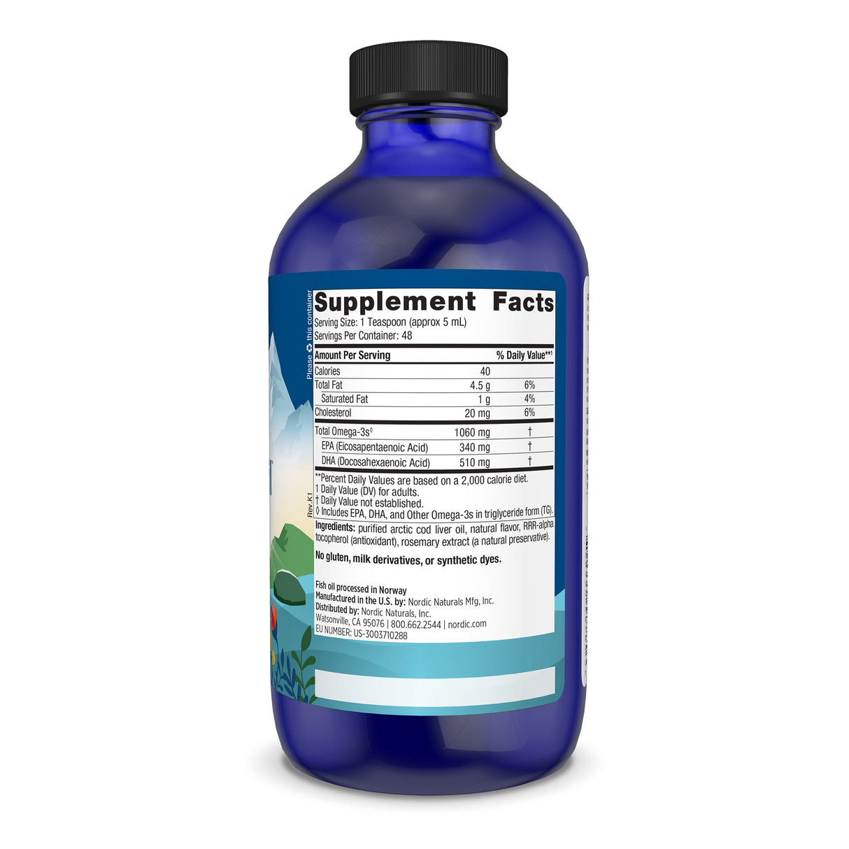 Eine blaue Flasche mit einem Etikett, das die Nährwertangaben eines Nahrungsergänzungsmittels zeigt. Das Etikett enthält Informationen wie Kalorien, Fett, Cholesterin und Omega-3-Gehalt. Die Flasche hat einen schwarzen Verschluss und das Etikett ist detailliert beschrieben. Am unteren Rand des Etiketts befindet sich ein Hinweis auf die Herstellung in Norwegen und den Vertrieb in den USA.