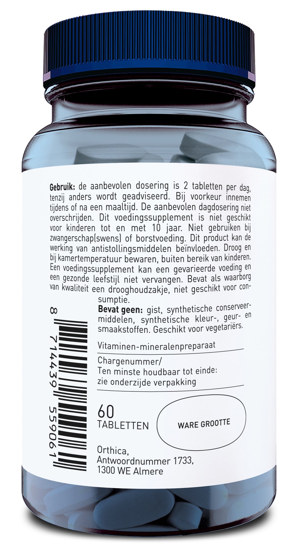 Eine blaue Flasche mit einem Etikett in niederländischer Sprache. Das Etikett enthält Anweisungen zur Einnahme von Nahrungsergänzungsmitteln und eine Liste von Inhaltsstoffen. Die Flasche enthält 60 Tabletten und trägt die Aufschrift 'Orthica'.