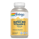 Das Bild zeigt eine Flasche Solaray Super Bio Vitamin C mit 1000 mg pro Portion. Die Flasche ist weiß mit einem gelben Etikett und Regenbogenstreifen oben. Auf dem Etikett steht 'Buffered Super Bio Vitamin C 1000 mg per serving + Immune System', '360 VegCaps', 'Lab Verified', 'Vegan', 'Timed Release'. Die Flasche steht aufrecht vor einem weißen Hintergrund.