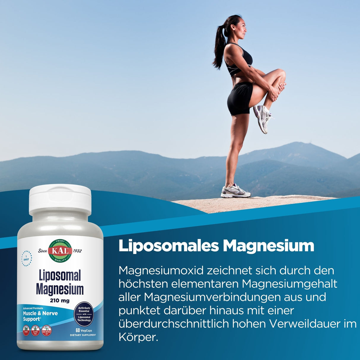 Eine Frau in Sportkleidung steht auf einem Felsen in einer Berglandschaft und dehnt ihr Bein. Im Vordergrund ist eine Flasche mit der Aufschrift 'Liposomales Magnesium' zu sehen. Der Himmel ist klar und blau.
