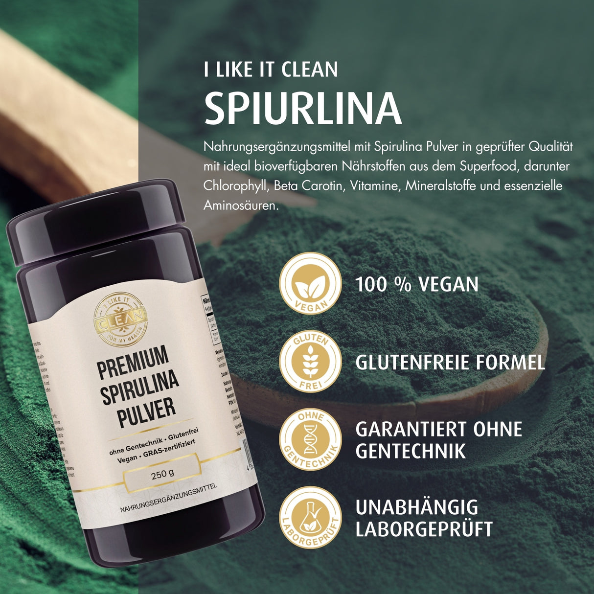 Ein Behälter mit der Aufschrift 'Premium Spirulina Pulver' steht im Vordergrund. Auf dem Etikett sind Eigenschaften des Produkts wie Hochreinheit, hohe Bioverfügbarkeit, Herkunft aus Kalifornien, gluten- und sojafrei hervorgehoben. Der Hintergrund ist unscharf, mit Symbolen, die die Vorteile des Pulvers darstellen, wie hohes Pflanzenprotein und Eignung für Smoothies.