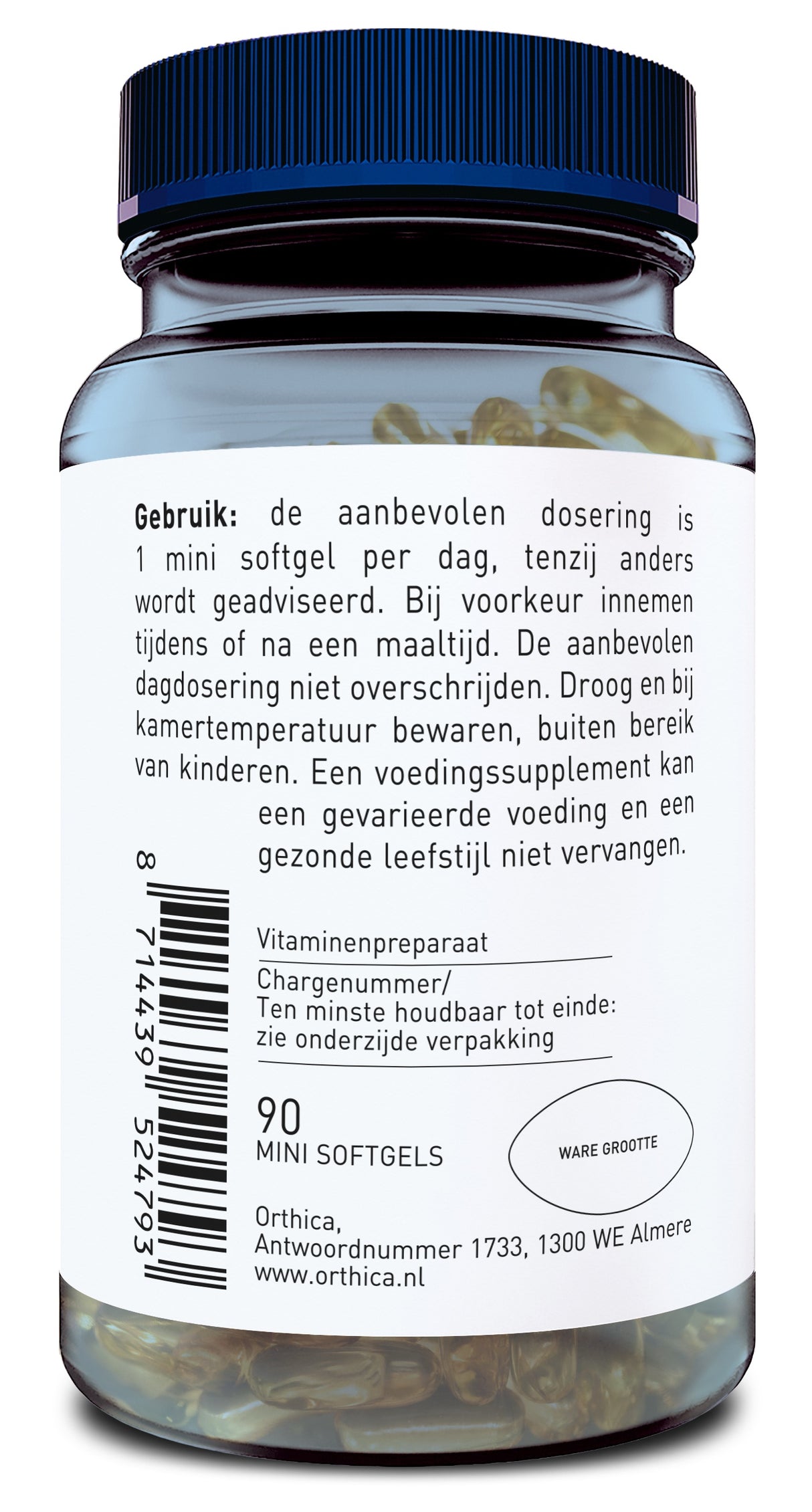 Eine durchsichtige Plastikflasche mit blauem Deckel, gefüllt mit gelblichen Mini-Softgel-Kapseln. Auf dem Etikett stehen Anwendungshinweise auf Niederländisch, ein Barcode und die Adresse des Herstellers Orthica in Almere.