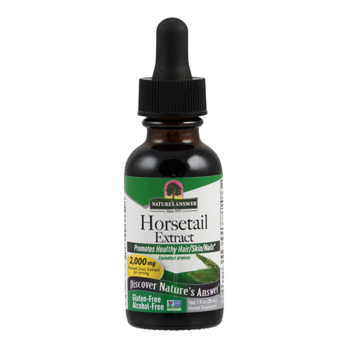 Eine braune Glasflasche mit Tropfverschluss, auf deren Etikett "Horsetail Extract" von Nature's Answer steht. Das Etikett ist grün und weiß mit Texten wie "Gluten-Free" und "Alcohol-Free". Die Flasche enthält 30 ml und bewirbt gesunde Haare, Haut und Nägel.