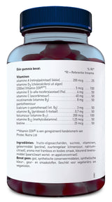 Ein transparentes Glasgefäß mit blauem Deckel, das Gummivitamine enthält. Auf dem Etikett stehen die Inhaltsstoffe und Nährwerte in niederländischer Sprache. Die Vitamine umfassen Vitamin A, D3, E, C, B3, B5, B6, B11, B12 und Biotin. Es wird darauf hingewiesen, dass das Produkt keine künstlichen Konservierungsstoffe oder Farbstoffe enthält und für Vegetarier und Veganer geeignet ist.