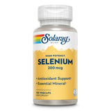 Eine Flasche mit dem Etikett 'Solaray High Potency Selenium 200 mcg'. Die Flasche ist gelb und weiß mit einem Regenbogen-Logo oben. Sie enthält 100 VegCaps und bietet antioxidativen Schutz sowie essentielle Mineralien.