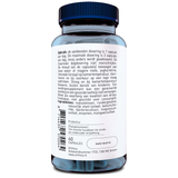 Das Bild zeigt eine durchsichtige Kunststoffflasche mit einem blauen Deckel. Die Flasche enthält blaue Kapseln und hat ein weißes Etikett mit niederländischem Text. Der Text beschreibt die empfohlene Dosierung, Zutaten und Herstellerinformationen. Auf dem Etikett stehen auch Angaben zur Haltbarkeit und zum Herstellerort in Almere, Niederlande.