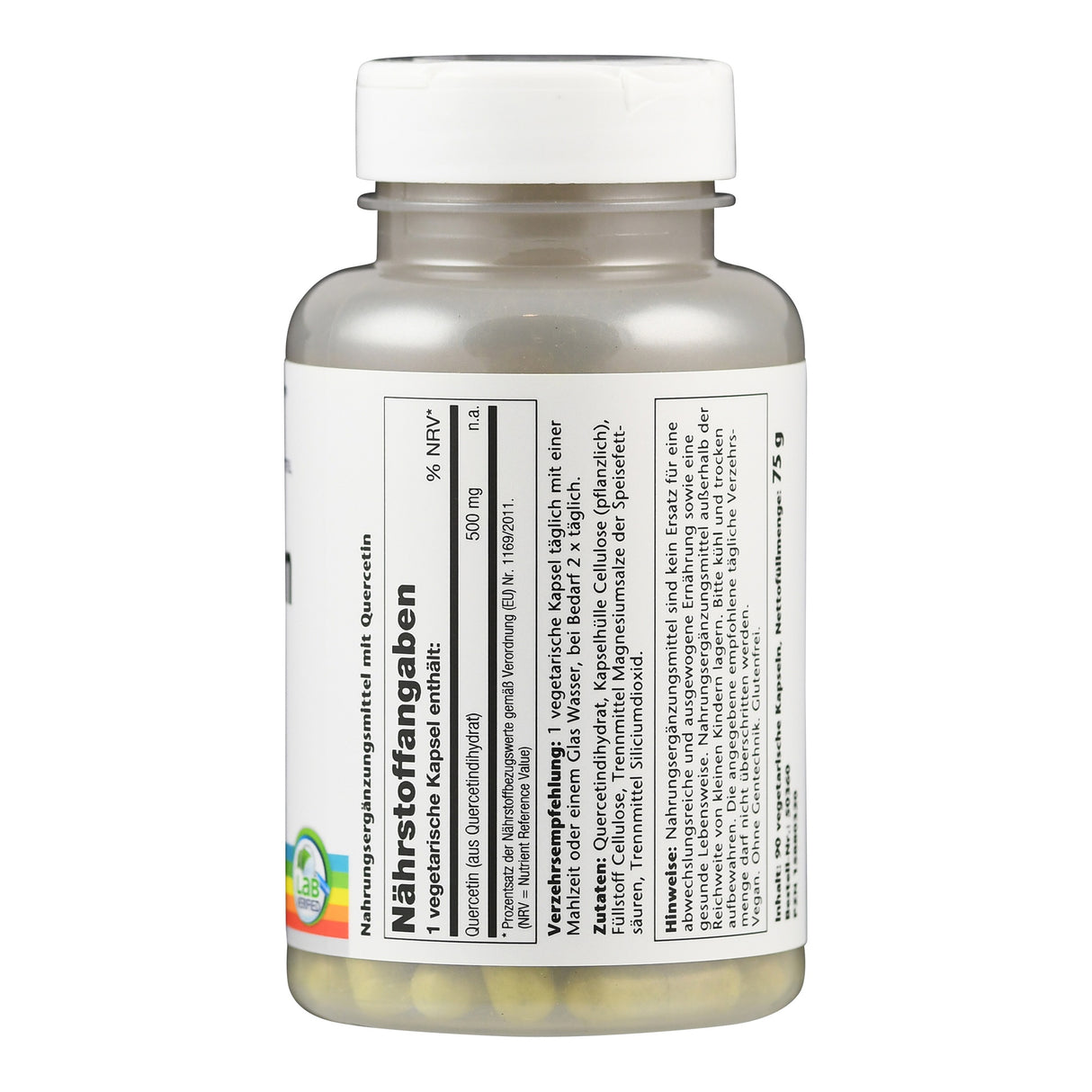 Das Bild zeigt eine weiße Plastikflasche mit einem Etikett, das Nährstoffangaben für ein Nahrungsergänzungsmittel mit Quercetin enthält. Die Flasche hat einen weißen Schraubverschluss. Auf dem Etikett sind Informationen zu Inhaltsstoffen und Verzehrempfehlungen aufgedruckt. Die Flasche enthält Kapseln, die durch den transparenten unteren Teil der Flasche sichtbar sind.